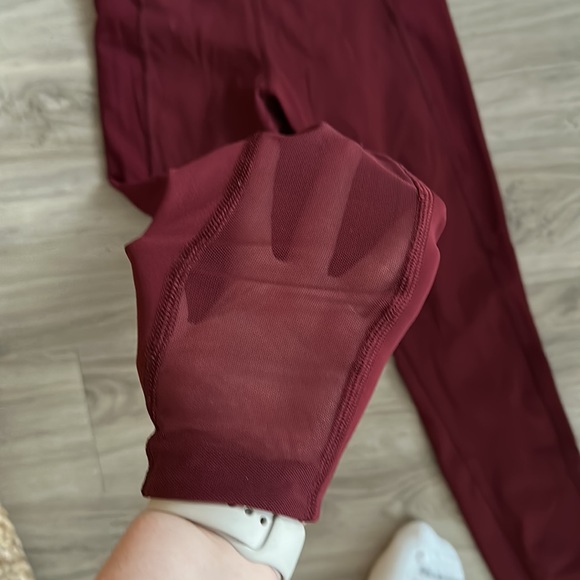 Lululemon Burgundy Leggings with Polka dot mesh - Picture 6 of 9